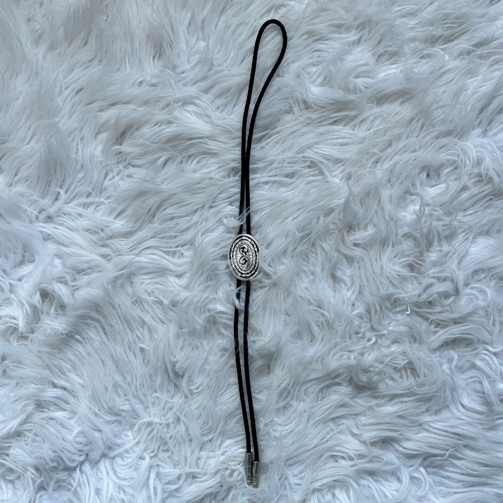 Vintage Ivan Bolo Tie 🖤✨